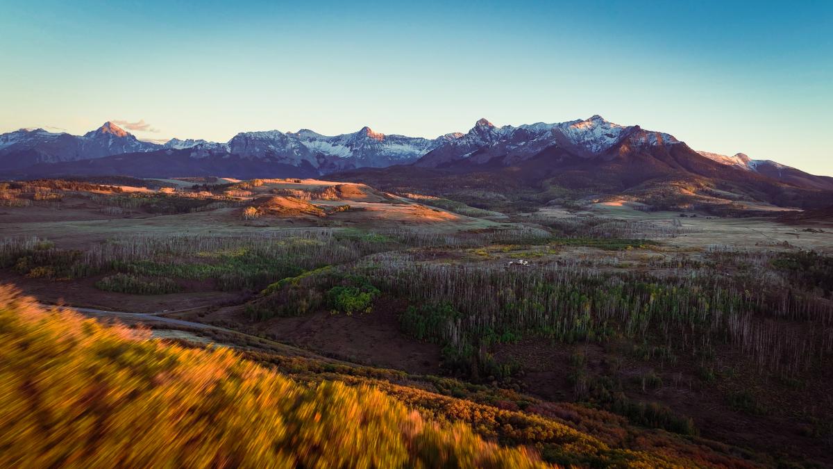 https://thedroningcompany.com/images/1608/gallery/mountains-1778615490.jpg